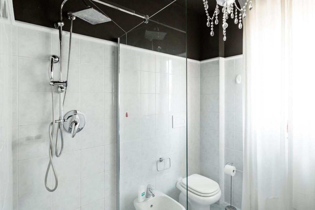 Golden Suite Apartment & Day Use Milán Exteriér fotografie